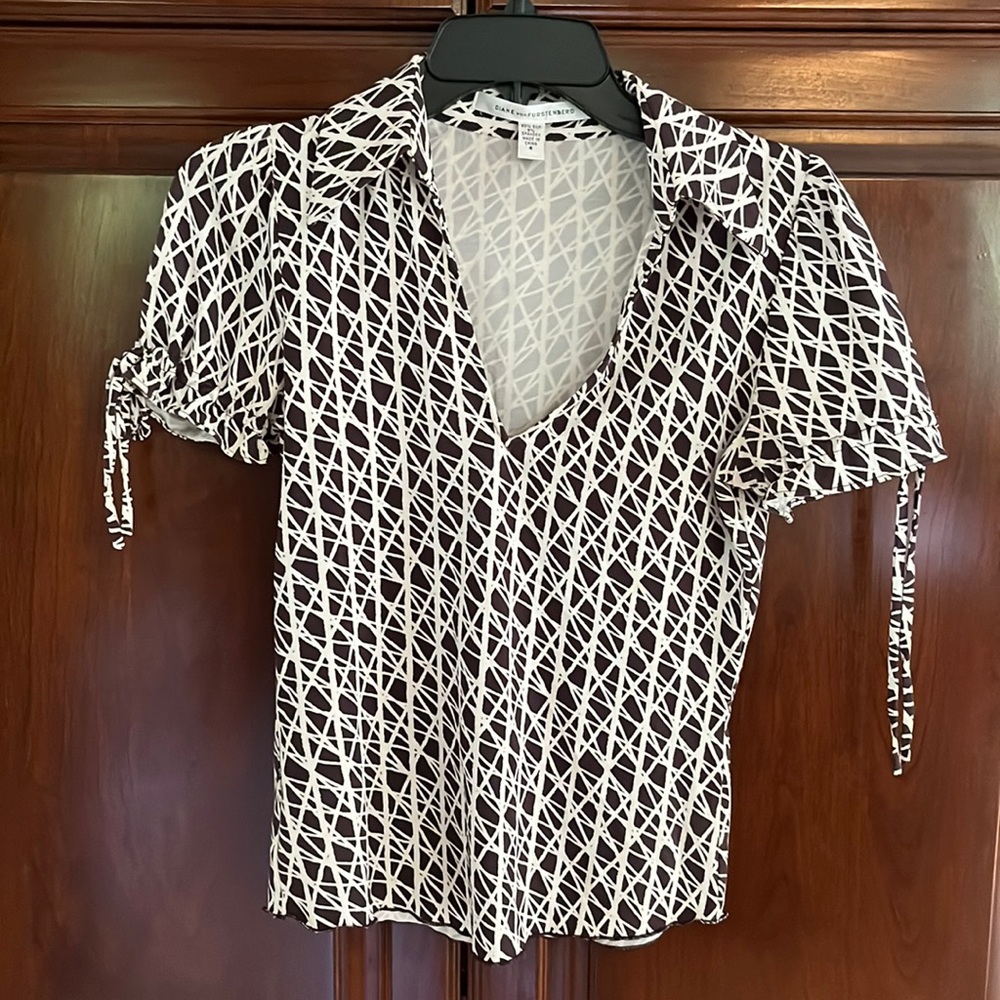 DVF Brown & Off white silk top
